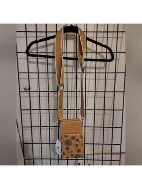 Triple-Zip Cork Crossbody Phone Bag: Eco-Friendly & Stylish